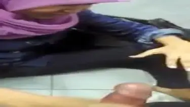 Jilbab Pink Ngga Jadi Nyepong Gara2 Keluar Peju