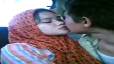 Siswi SMA Dipaksa Buat Video Mesum Di Gudang Sepi